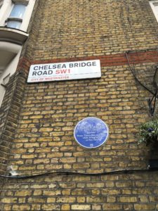 Blue plaque to a fellow Thames traveller